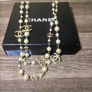 CHANEL NECKLACE